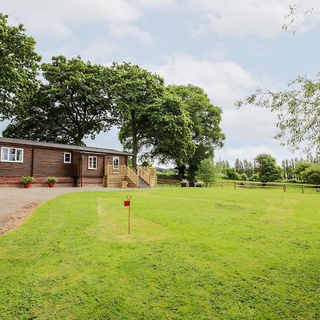 The Log Cabin Tenbury Exterior photo