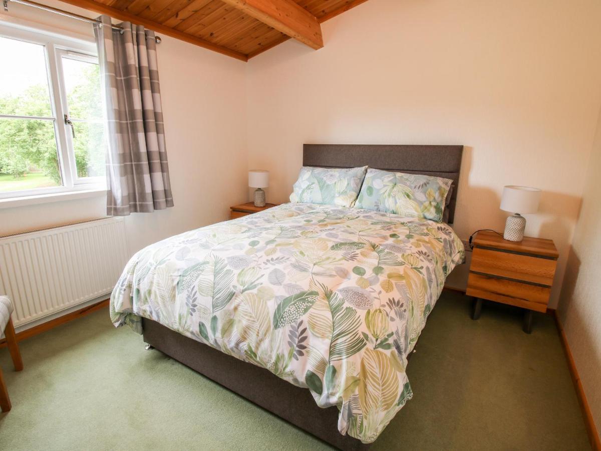 The Log Cabin Tenbury Exterior photo